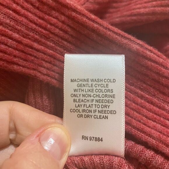 Lemon Tart Plus gorgeous soft red lightweight sweater with turtleneck size 2X - Picture 13 of 13